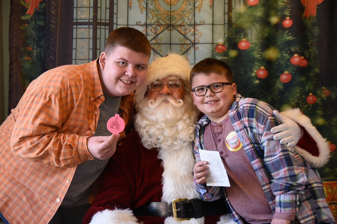 Santa photo at Seymour Family Dentistry
